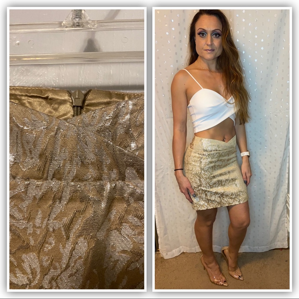 Studio Y Gold Floral Brocade Mini Skirt.